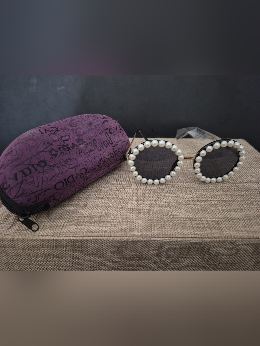 New Retro Pearl-Trim Round Sunglasses - Black With Hard Case And Cloth - Picture 8 of 8